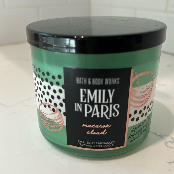 BATH & BODY WORKS 3 WICK CANDLE W/LID in the NEW-EMILY IN PARIS "MACARON CLOUD" - Picture 1 of 8
